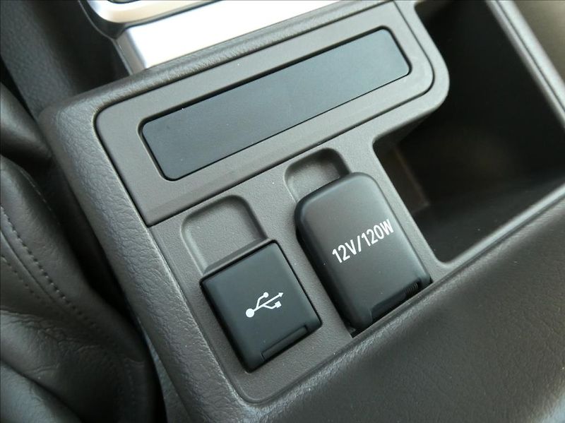 Toyota Land Cruiser 2,8 D-4D 150kW 2Maj, ČR, DPH - fotka 30 z 41