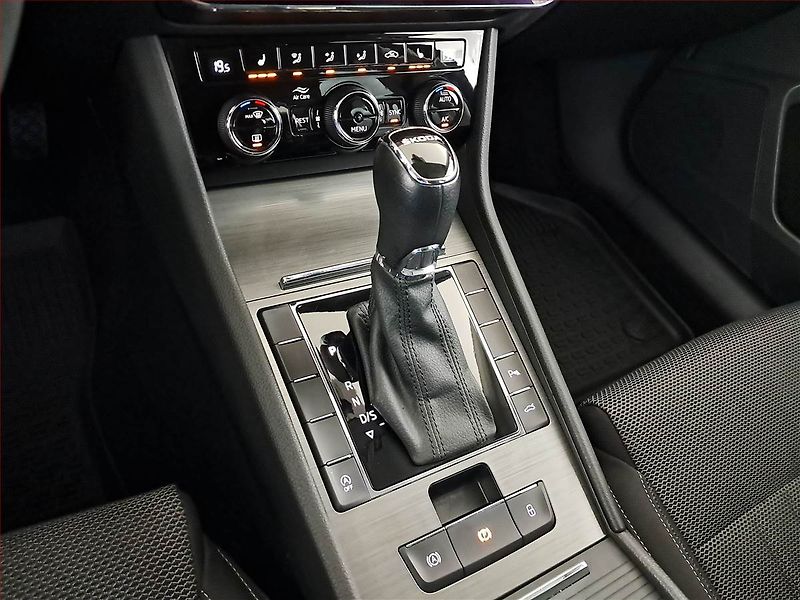 Škoda Superb (2022) Style 2.0 TDI, Automat, ČR - fotka 13 z 19