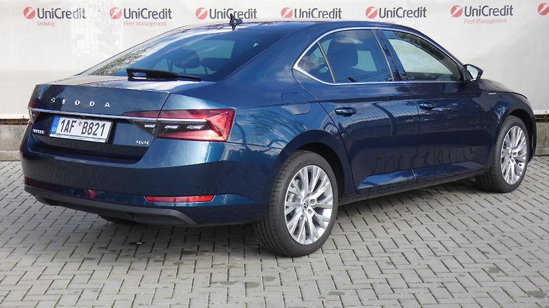 Škoda Superb 2,0 TDI 147kw 4x4 DSG Style - fotka 3 z 27