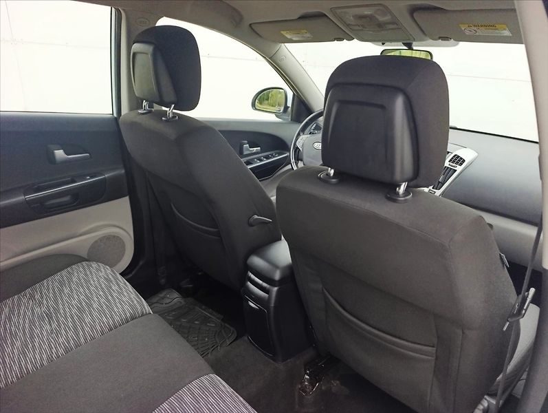 Kia Ceed 1,6 CVVT Aut. klimatizace ČR - fotka 22 z 28