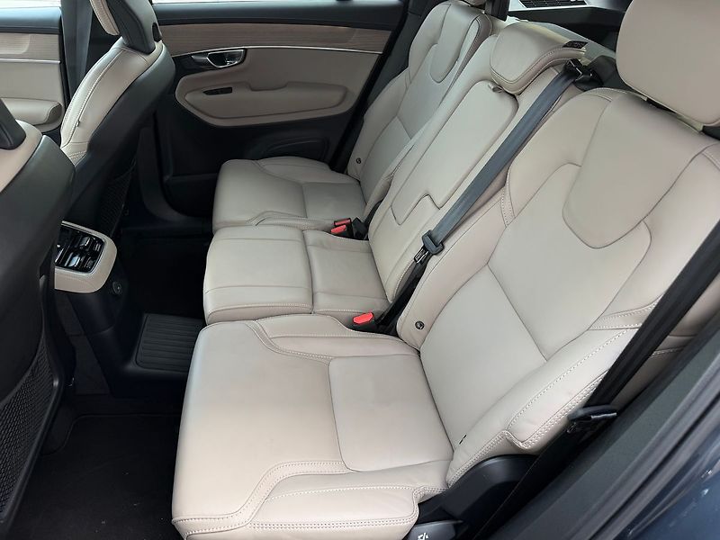 Volvo XC90 T8 PLUS, VZDUCH, 360°, 335kW - fotka 12 z 24