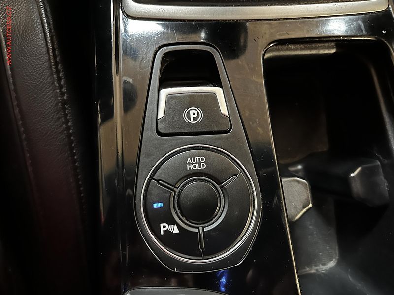 Hyundai i40 (2012) 1.7 CRDi, LED, autoAC - fotka 18 z 19
