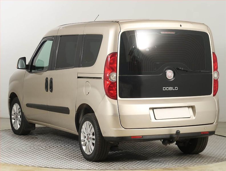 Fiat Dobló (2010) 1.3 MultiJet, 5Míst - fotka 4 z 21