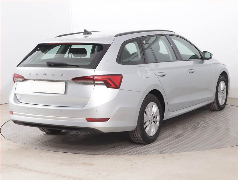 Škoda Octavia (2023) Ambition 2.0 TDI, ČR,1.maj - fotka 5 z 15