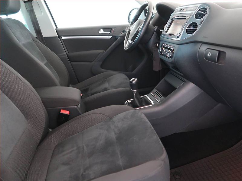 Volkswagen Tiguan (2012) Sport&Style 2.0 TDI, 4X4 - fotka 9 z 14