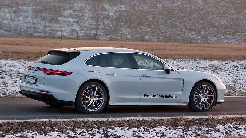 Porsche Panamera Turbo Sport Turismo.