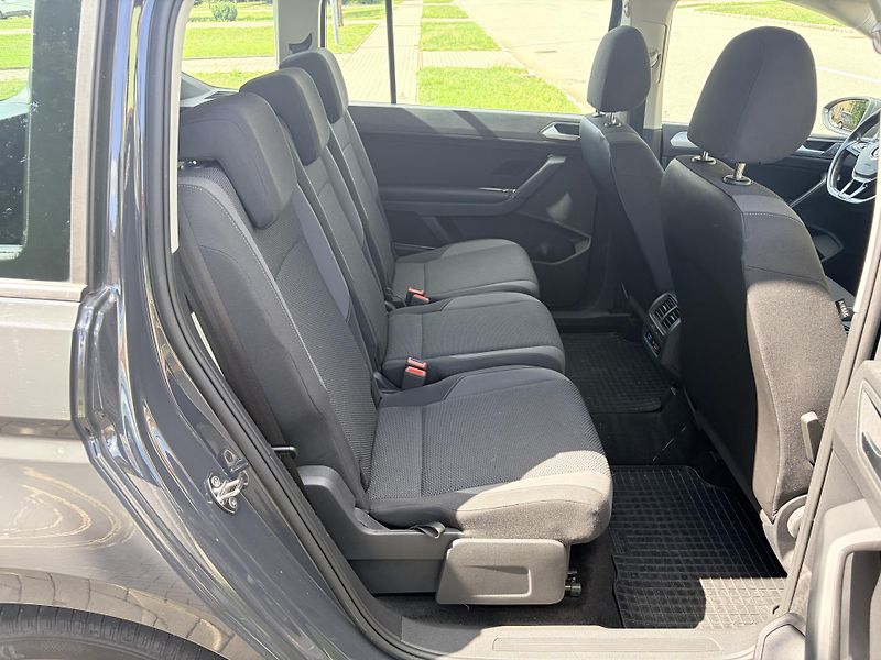 Volkswagen Touran 2.0TDI DSG TAŽNÉ - fotka 34 z 37