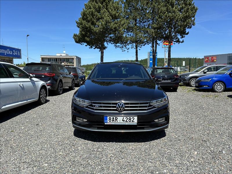 Volkswagen Passat 2,0 R-LINE,TAŽNÉ,KAMERA - fotka 4 z 32