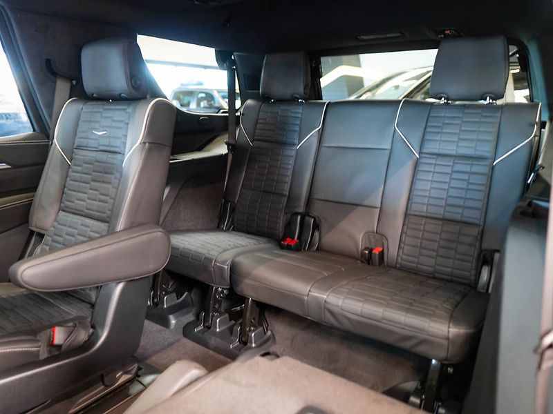 Cadillac Escalade (2026) 6.2 V8 Sport Platinum 2026 - fotka 40 z 46