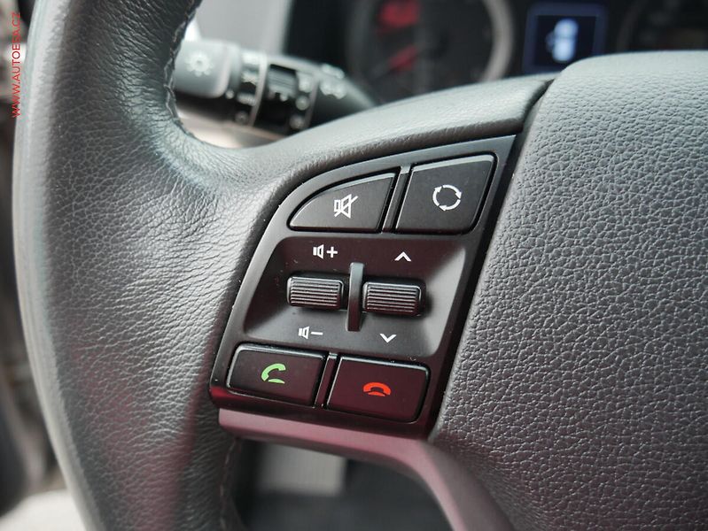 Hyundai Tucson (2015) 1.7 CRDi, ČR, AC, výhřev sed. - fotka 18 z 23
