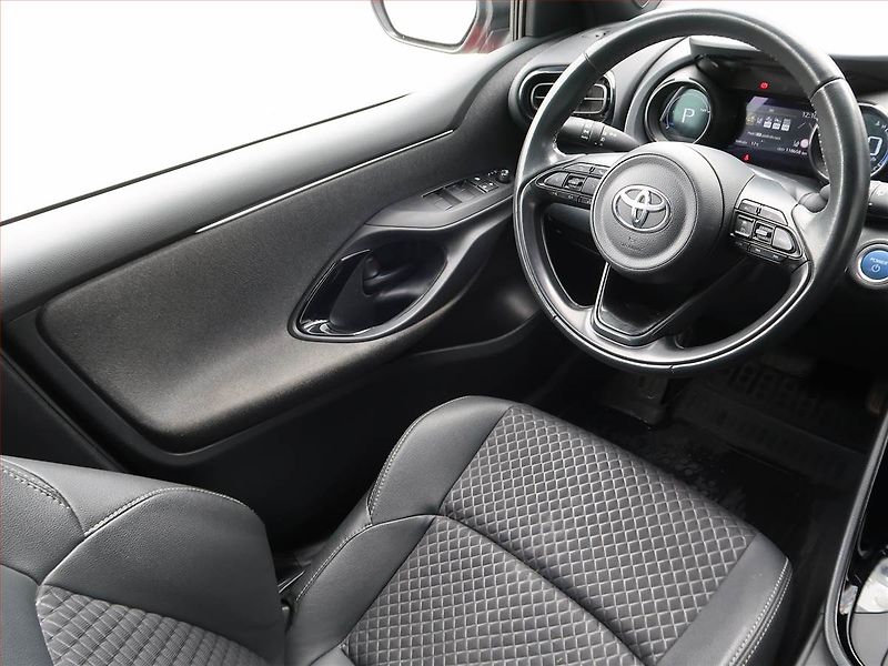 Toyota Yaris (2022) Style 1.5 VVT-i Hybrid - fotka 7 z 18