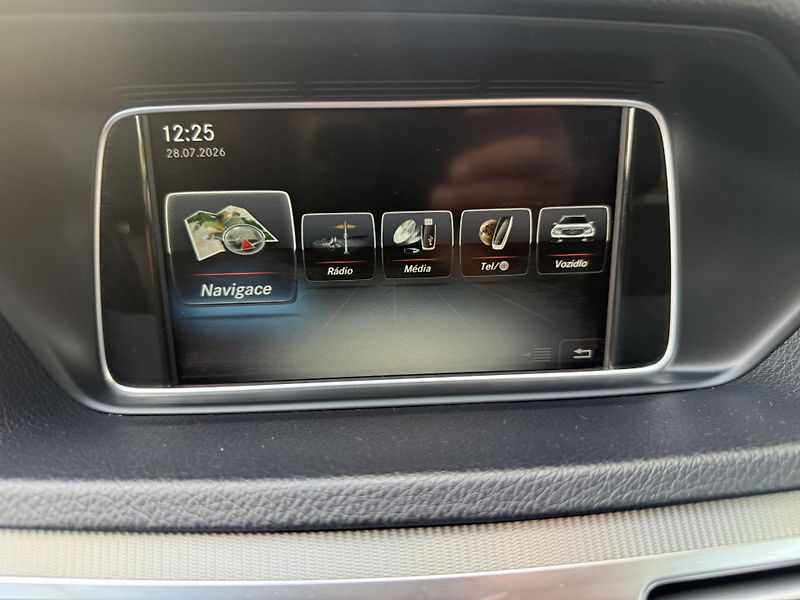 Mercedes-Benz Třídy E 220D  BlueTec 4MATIC TAŽNÉ - fotka 21 z 33