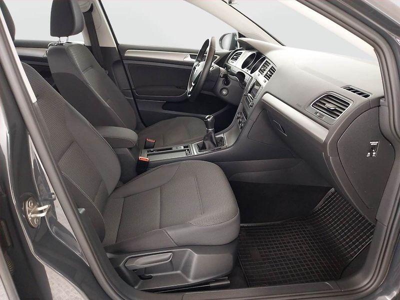 Volkswagen Golf (2016) Comfortline 1.2 TSI, Tempomat - fotka 9 z 16