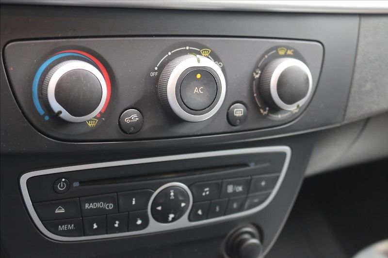 Renault Fluence 1,6 ČR, LPG, nové STK - fotka 12 z 28