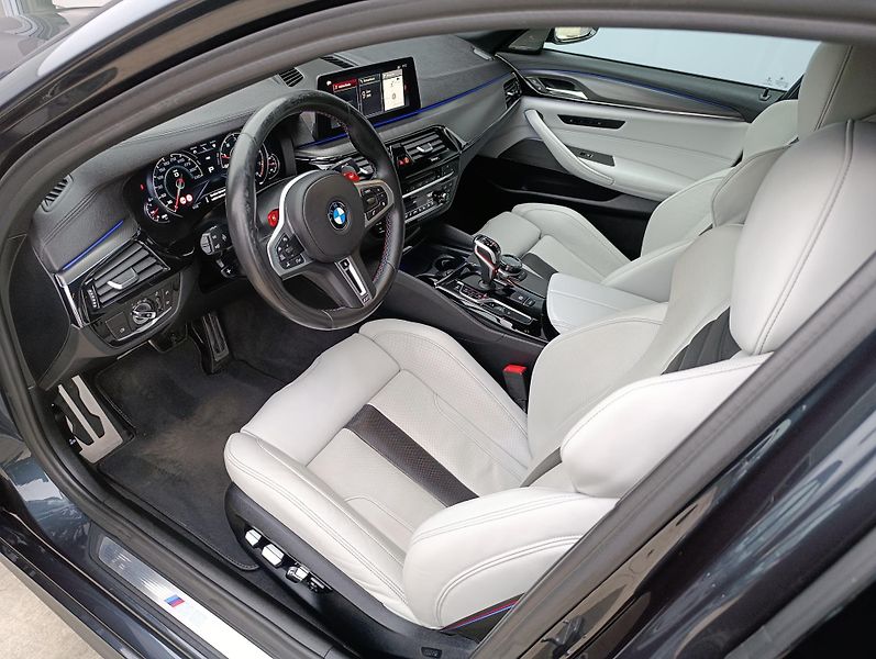 BMW M5 COMPETITION 460kW KARBON DPH  - fotka 12 z 37