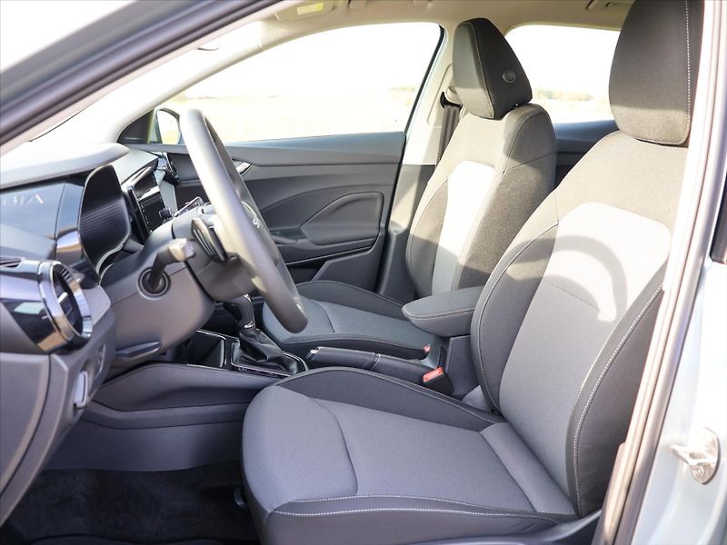 Škoda Fabia 1,0 TSi DSG Edice 130let DPH - fotka 12 z 40