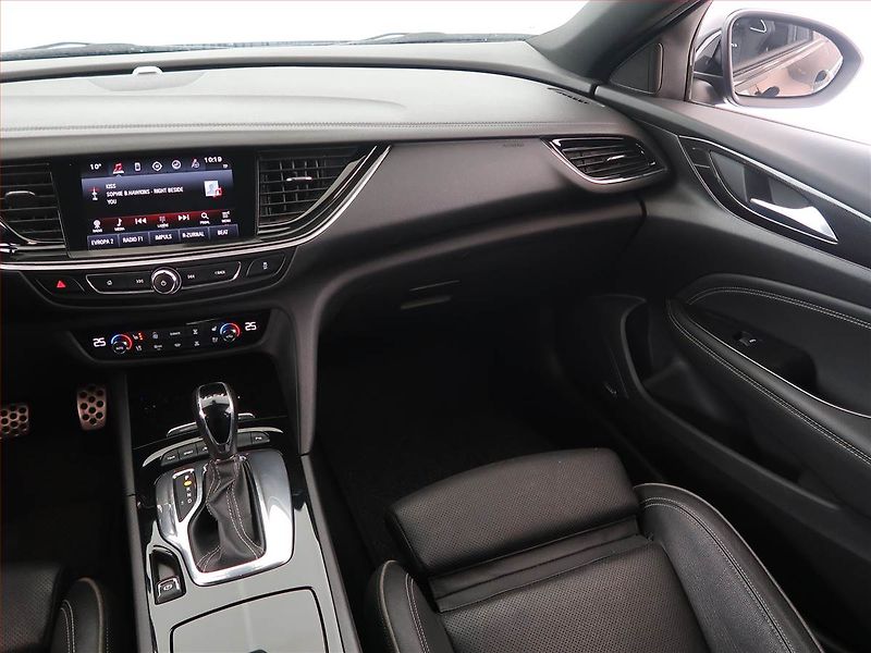 Opel Insignia (2018) 2.0 BiTurbo CDTI, 4X4 - fotka 8 z 18
