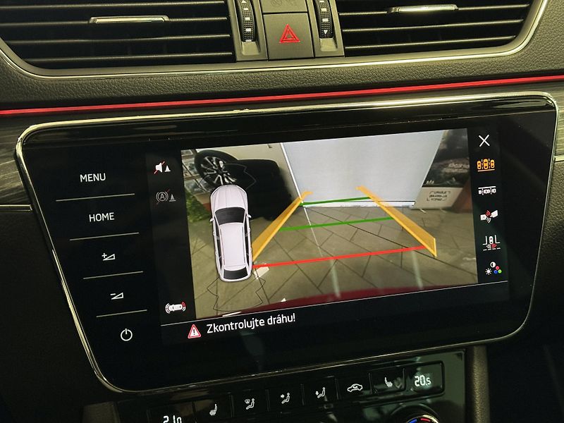 Škoda Superb 2.0TDI 4x4 DSG StylePlus - fotka 32 z 50