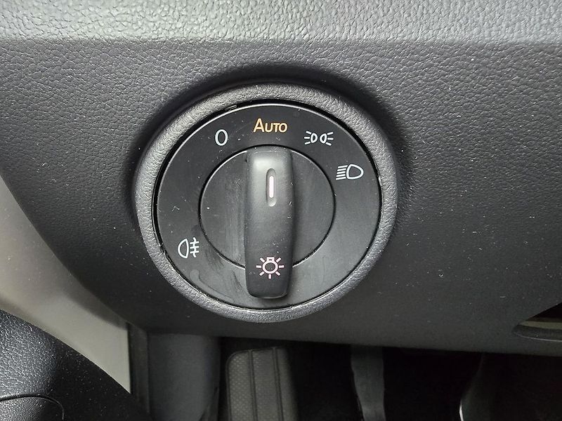 Volkswagen up! CNG KAMERA + DIGIKLIMA ČR - fotka 18 z 28