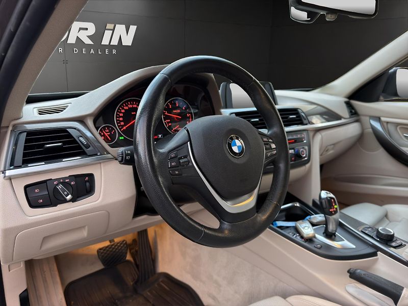 BMW Řada 3 (2013) 135KW 320D X-DRIVE - fotka 10 z 27
