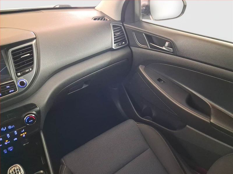 Hyundai Tucson (2017) 1.7 CRDi, Serv.kniha, Navi - fotka 8 z 21