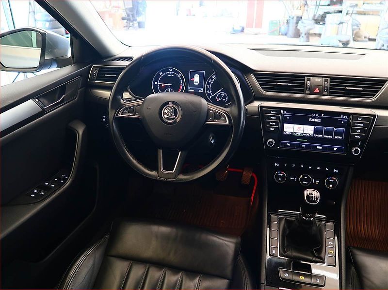 Škoda Superb (2017) Style 1.6 TDI, Navi, Bi-Xenony - fotka 7 z 18