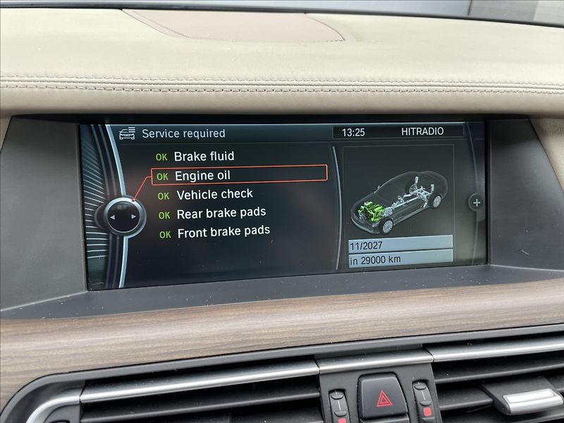 BMW Řada 7 740D XDRIVE ČR. - fotka 15 z 32