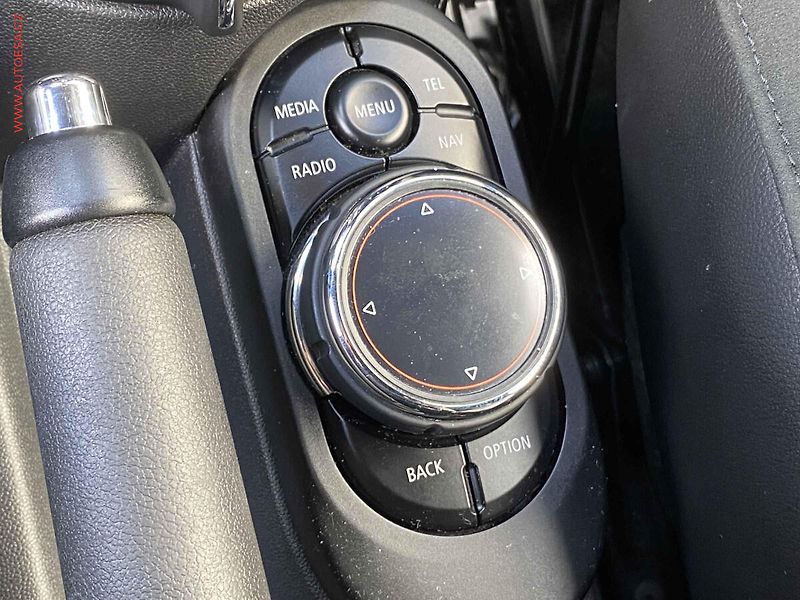 Mini Cooper (2014) 1.5T, LED, navi, kůže - fotka 14 z 19