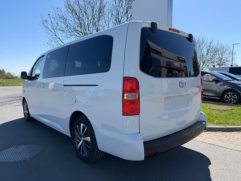 Toyota ProAce Verso L2 2.2D 8AT Family - fotka 3 z 8