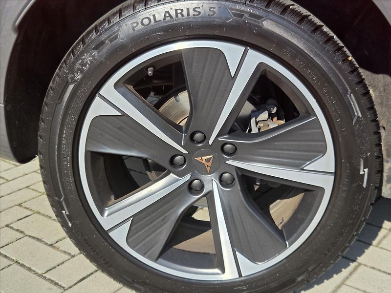 Cupra Formentor 1,5 TSi DSG LED Matrix Tažné Z - fotka 24 z 25