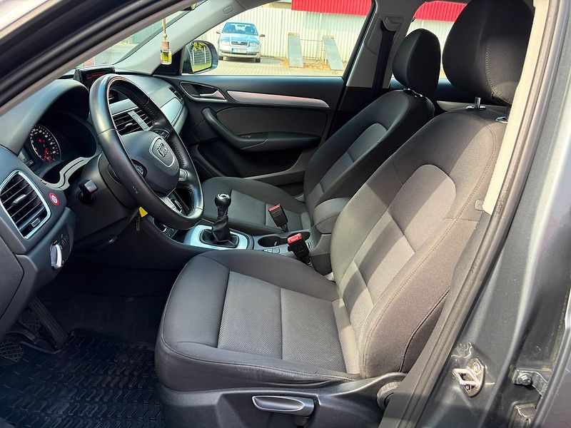 Audi Q3 1.4 TFSi, 1.Majitel, Serviska - fotka 13 z 24