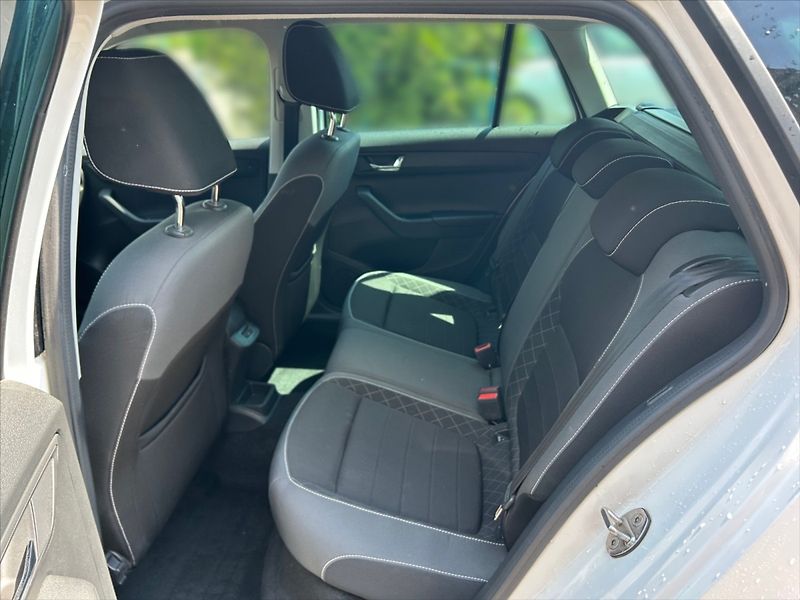 Škoda Fabia 1,0 TSI 70 Ambition 5d - fotka 8 z 11