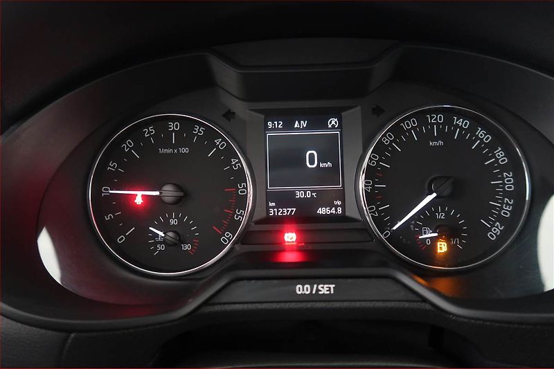 Škoda Octavia (2014) Ambition 1.6 TDI, Navi - fotka 11 z 18