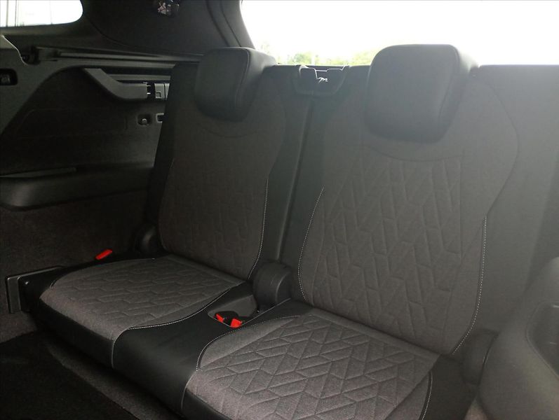 Volkswagen Tayron (2026) 2,0 TDI 110kW 7DSG  People - fotka 14 z 17