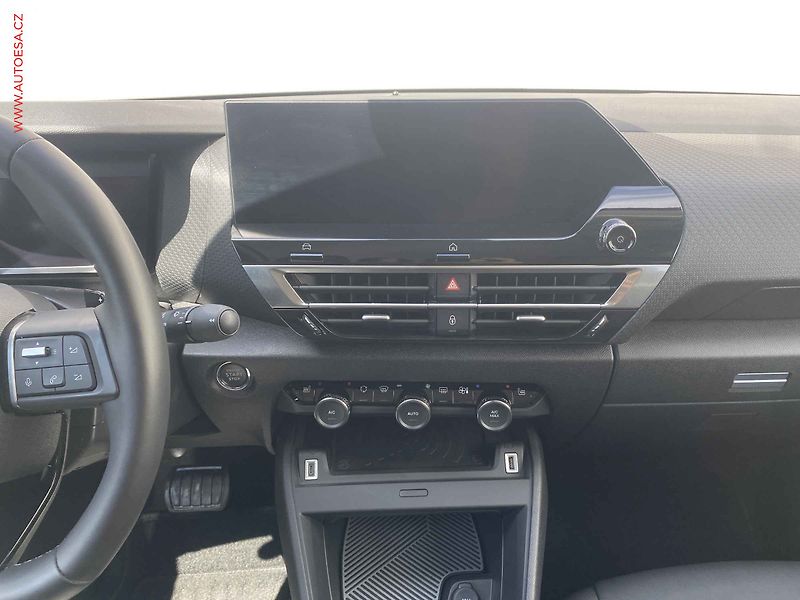 Citroën C4 (2024) 1.2 PT, AT, LED, kamera - fotka 12 z 18