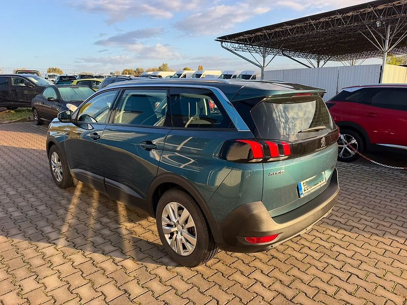 Peugeot 5008 ACTIVE 1.2PT 130 MAN6 7míst - fotka 5 z 11
