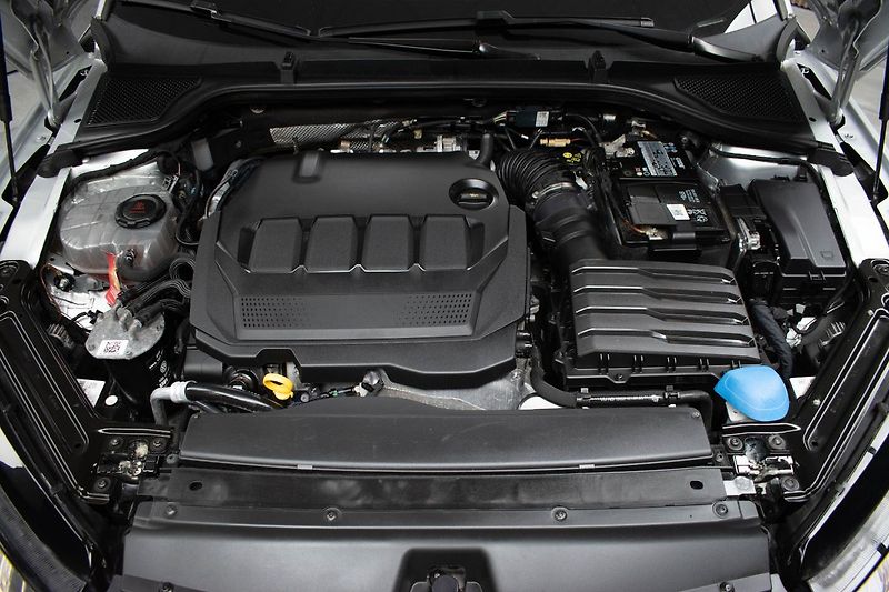 Škoda Octavia RS 2.0 TDI REZERVACE - fotka 30 z 33