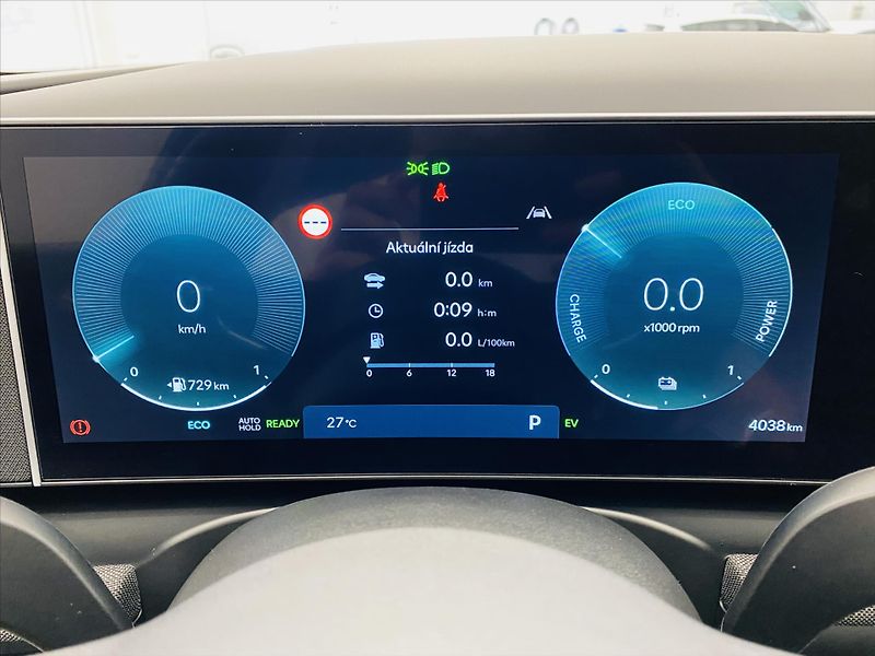 Hyundai Tucson 1,6 Hybrid - fotka 13 z 25