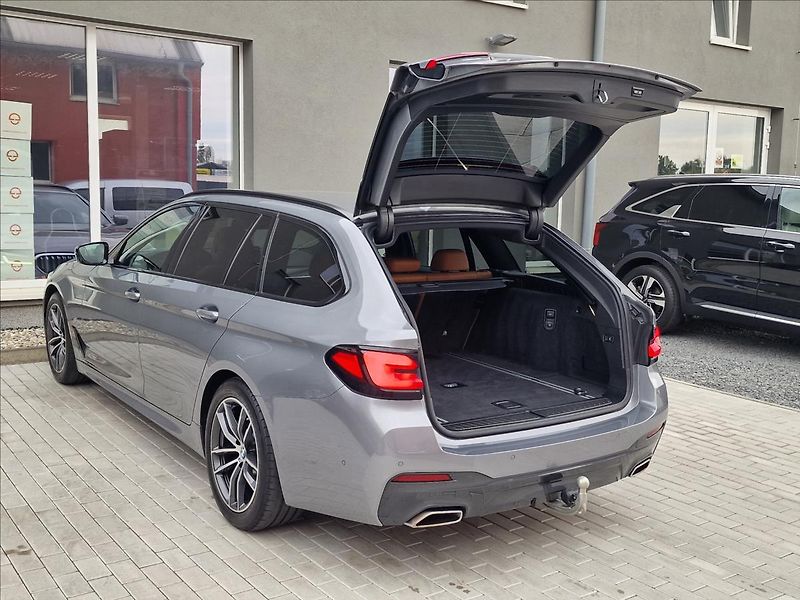 BMW Řada 5 520d Xdrive M-Sport ČR,1.Maj. - fotka 40 z 50