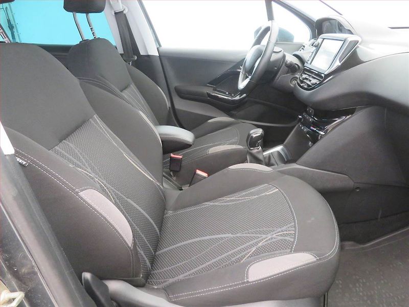 Peugeot 208 (2014) 1.2 PureTech, Serv.kniha - fotka 9 z 15