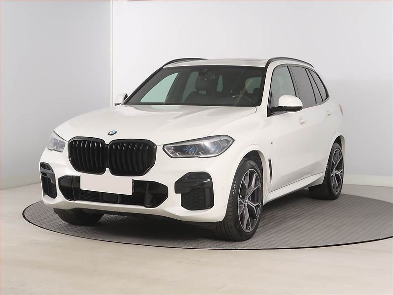 BMW X5 (2022) xDrive30d - fotka 2 z 21