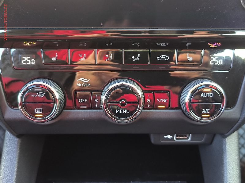 Škoda Octavia (2018) 1.6 TDi, ČR, LED, navi - fotka 16 z 22