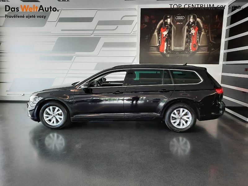 Volkswagen Passat Variant (2023) 2.0 TDI (110kW/150k) DSG, Busi - fotka 3 z 26