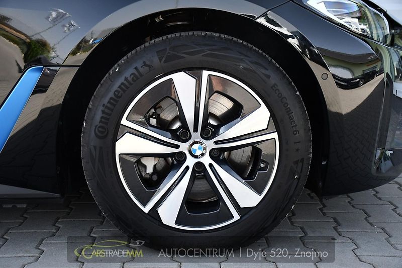 BMW i4 eDrive40 NAV REZERVACE - fotka 41 z 41