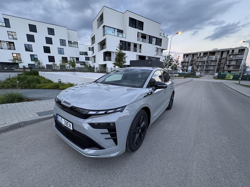 Škoda Enyaq (2025) RS 4x4 82 ČR ZÁRUKA 1 MAJITEL - fotka 38 z 46