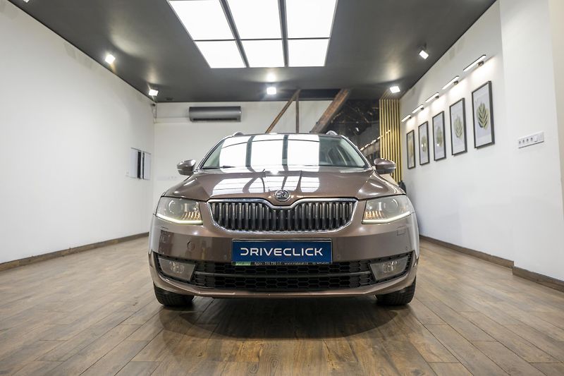 Škoda Octavia 2.0 TDI 110 kW 4x4 - fotka 2 z 35