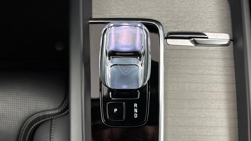 Volvo XC60 2.0 T8 AUT AWD Ultra Dark - fotka 27 z 36