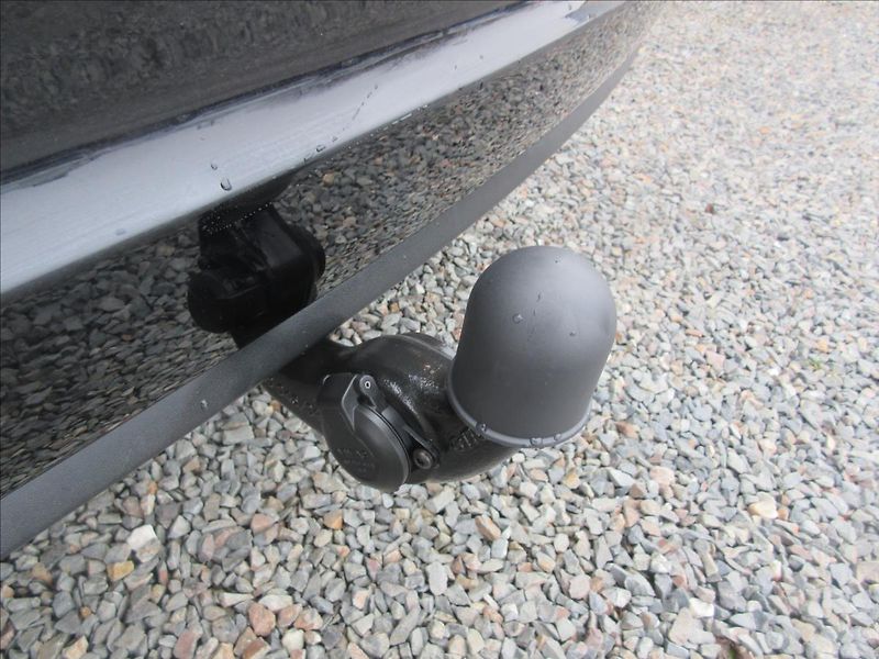 Seat Alhambra 2,0 TDI DSG 7Míst Xenon Style - fotka 17 z 20