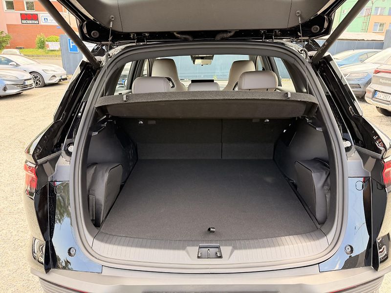 BYD Sealion 5 DM-i  (2025) Design demo - fotka 4 z 10