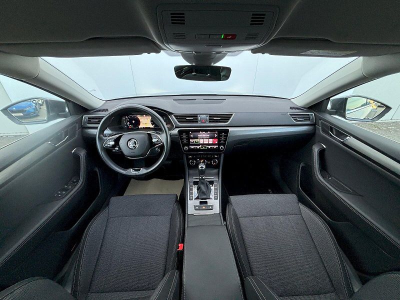 Škoda Superb (2023) 2.0 TDI 110kW DSG Style Busine - fotka 10 z 35